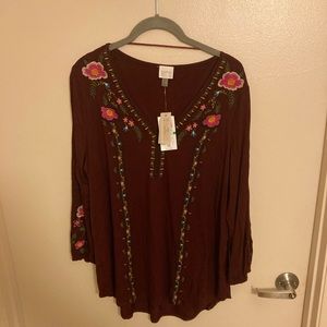 Brand new with tags Women’s Cupio flower stitched top size L, lightweight